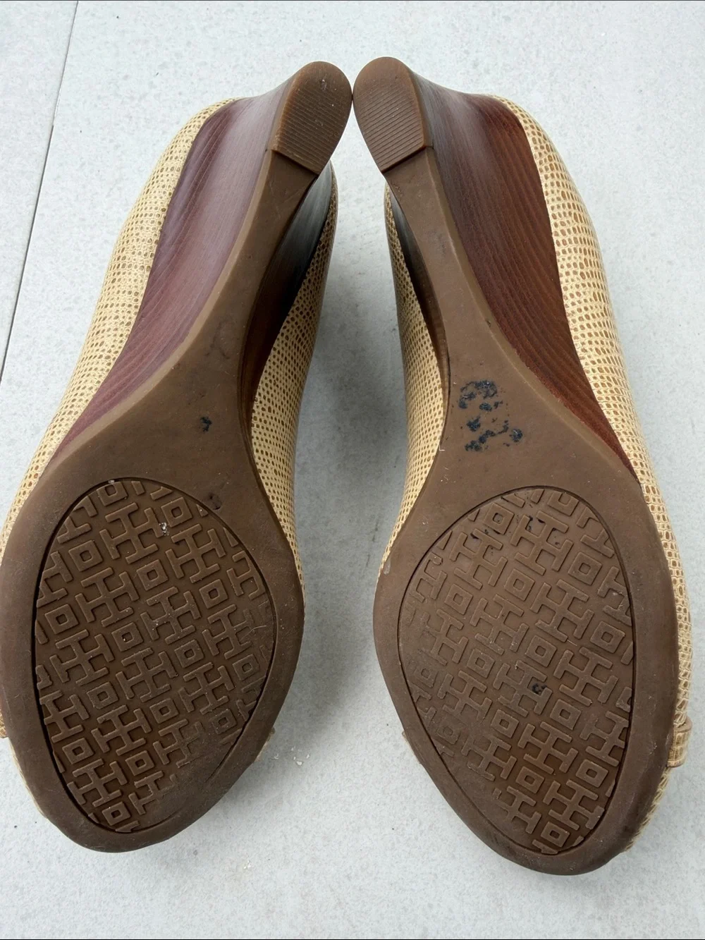 Tory Burch Beige/Tan Peep-Toe Flats with Logo Medallion